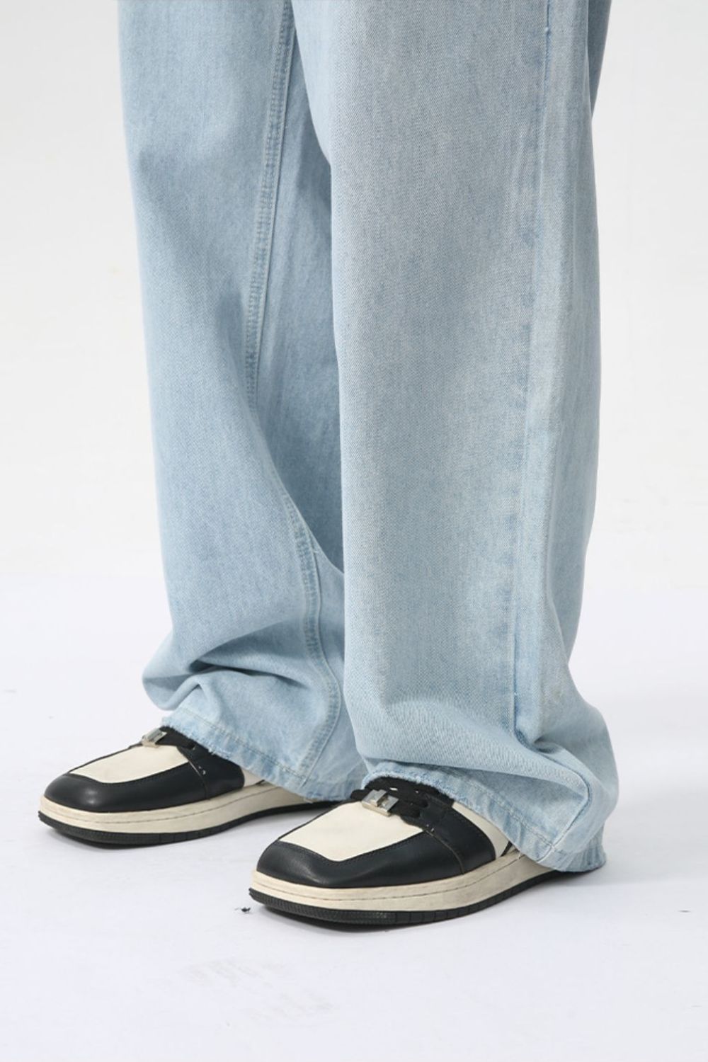 Wide Leg Jeans with Pockets